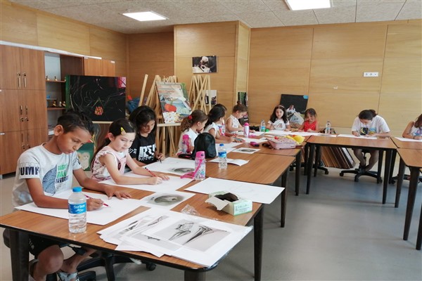 Muğla'da çocuklar sanat ile buluşuyor