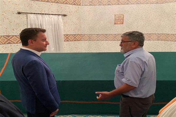 Babacan, Hüseyin Gazi Cemevi'ni ziyaret etti