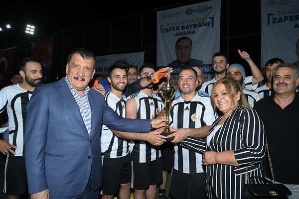 Malatya’da futbol turnuvası şampiyonu “İnönü Üniversitesi” oldu