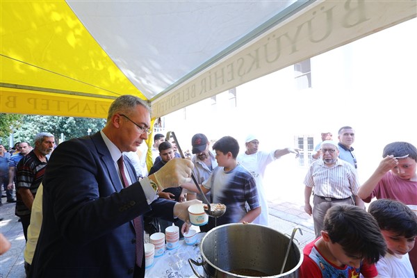Gaziantep'te 30 bin kişilik aşure ikramı