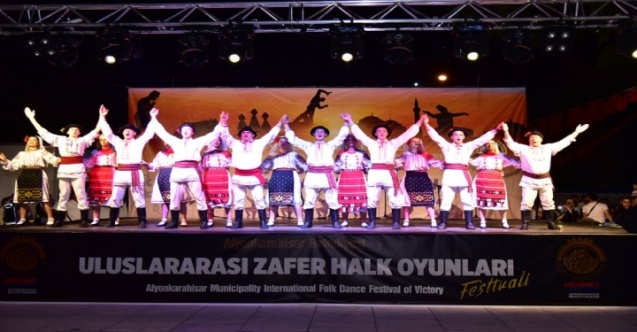 Halk Oyunları Ekipinden Muhteşem Gösteri