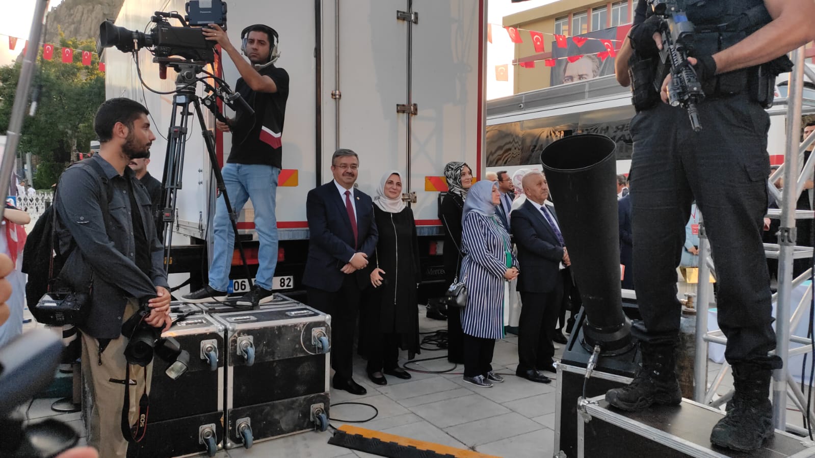 “Muhalefet tüm mesaisini ülkenin altını oymaya harcıyor”