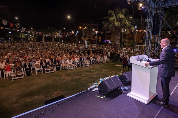 Başkan Soyer: “Cumhuriyetimizin ikinci yüzyılını demokrasinin tatlı güneşiyle aydınlatacağız”