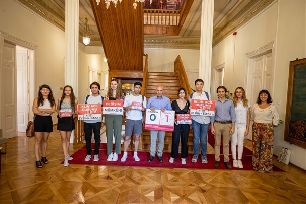 Başkan Soyer’den iklim kriziyle mücadeleye imzalı destek