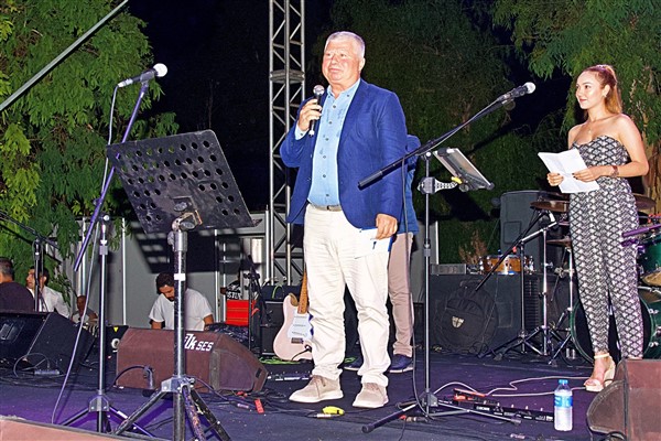 15’inci Türkiye Tiyatro Buluşması'nda Başkan Soyer’e onur ödülü