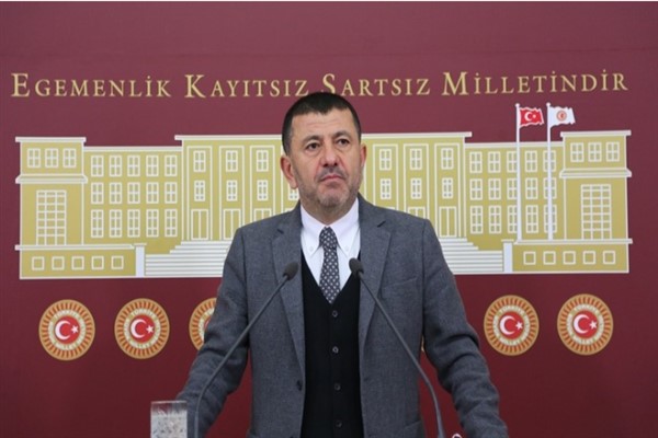 CHP'li Ağbaba: “Bakan ücretleri arttıracağız diyor PTT işçi ücretlerini düşürüyor”