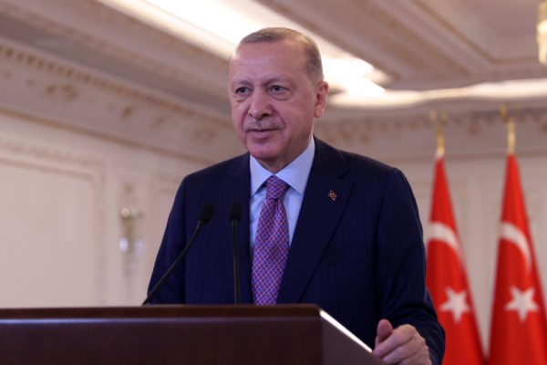 Cumhurbaşkanı Erdoğan Anıtkabir Özel Defteri'ni imzaladı