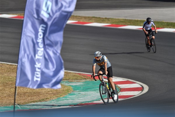 Türk Telekom İstanbul 24 saat Boostrace'de pedallar kupa için dönecek
