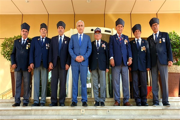 Kıbrıs gazileri uğruna savaştıkları toprakları ziyaret ediyor