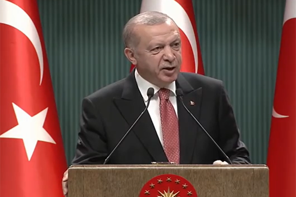 Cumhurbaşkanı Erdoğan, Balkan turu öncesi havaalanında açıklamalarda bulunuyor