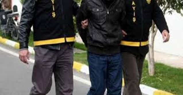 4 ayrı suçtan aranan şahıs yakayı ele verdi