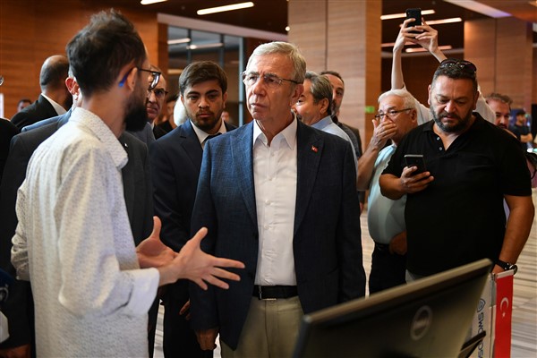 ABB Başkanı Yavaş, sanayicilerle bir araya geldi
