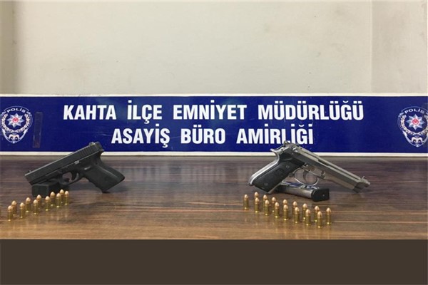 Düğünde havaya ateş açan 2 kişi gözaltına alındı