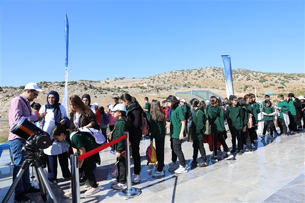 Gaziantep, güneş tutulmasını Rumkale'de gözlemledi