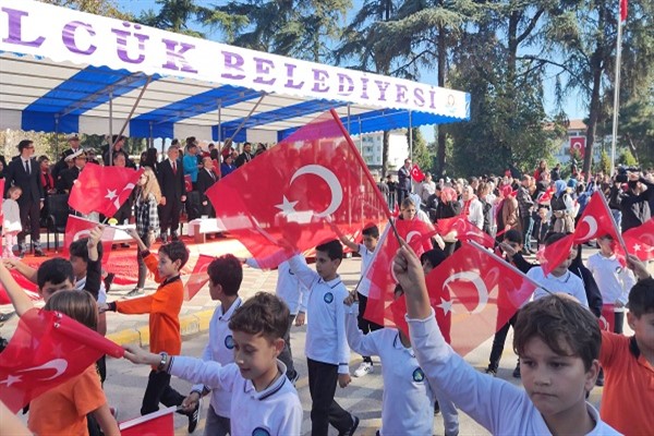Gölcük'te 29 Ekim Cumhuriyet Bayramı kutlama etkinlikleri
