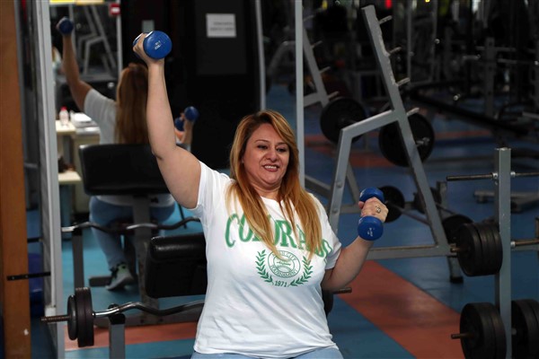 Bağcılar Belediyesi'nin spor hizmetlerinden yararlanarak 20 kilo verdi