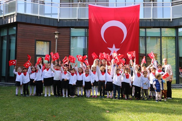 SGM öğrencileri 29 Ekim Cumhuriyet Bayramını kutladı
