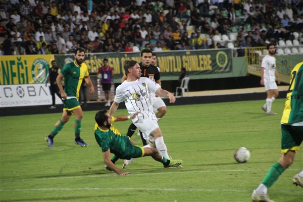 Şanlıurfaspor, Bayburt İl Özel İdare Spor'u 3-0 mağlup etti