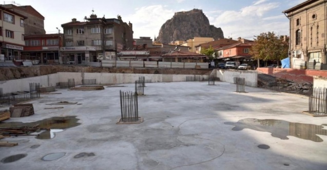 Yoncaaltı Kapalı Otopark ve Çarşı İnşaatı Sürüyor