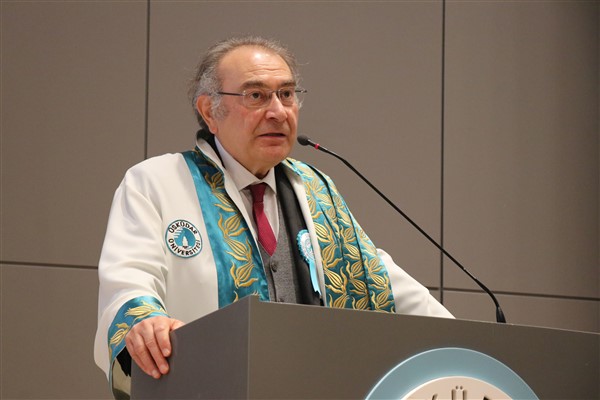 Prof. Dr. Nevzat Tarhan: “Eski çağa takılı kalmak bizi bilimin nesnesi yapar”