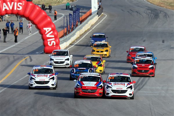 AVIS 2022 Türkiye Pist Şampiyonası'nın son yarışları gerçekleştirildi
