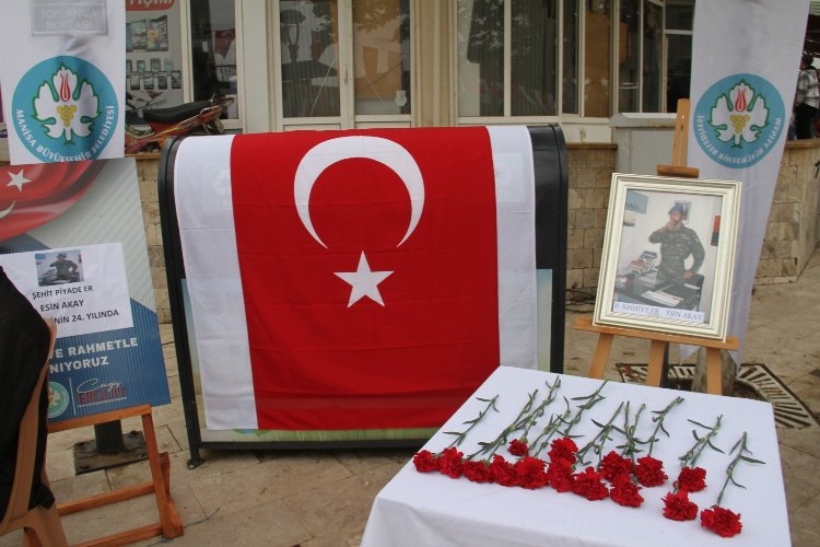 Manisalı şehit Esin Akay unutulmadı 24yılında anıldı