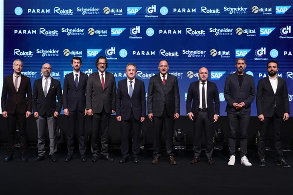 Bilişim Zirvesi'nde teknolojinin geleceği ele alındı