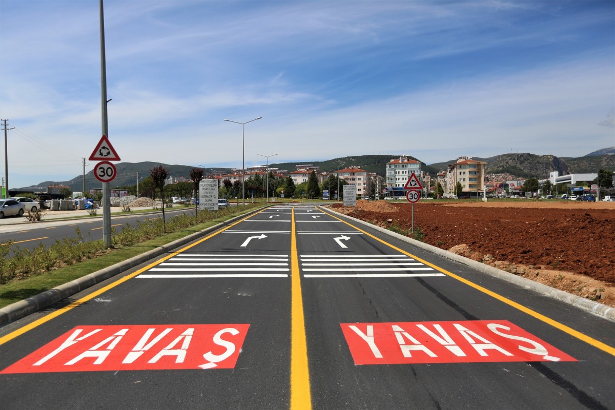 Muğla Büyükşehir’den 8 bin km yol çizgi çalışması