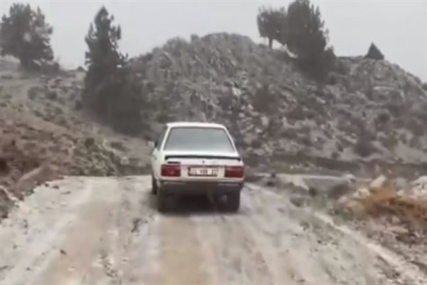 Mersin'in yüksek kesimlerine ilk kar yağdı