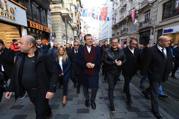 İstiklal’de sanat tekrar canlanıyor