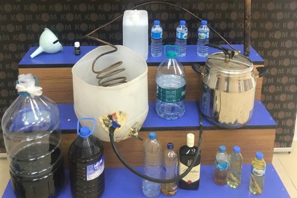 Edirne’de 30 litre yapma rakı ve viski ele geçirildi