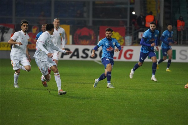 Çaykur Rizespor, Göztepe'ye 2-0 mağlup oldu