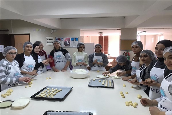 Kayseri Büyükşehir’in Değer Gençlik Projesi'nde ara tatil etkinlikleri