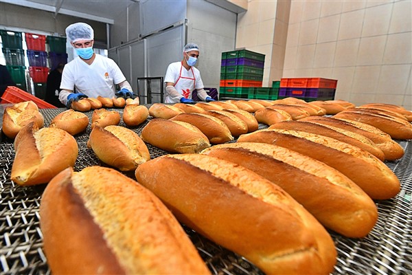İzmir'de Halk Ekmek fiyatına zam yapıldı