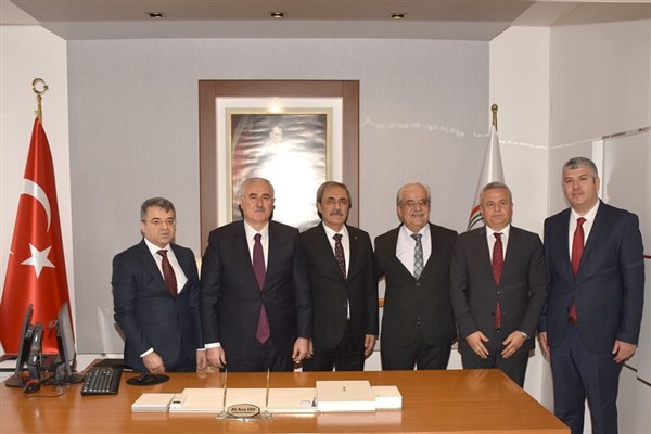 Yargıtay Başkanı ve Yargıtay Cumhuriyet Başsavcısı, Karşıyaka Adliyesini ziyaret etti