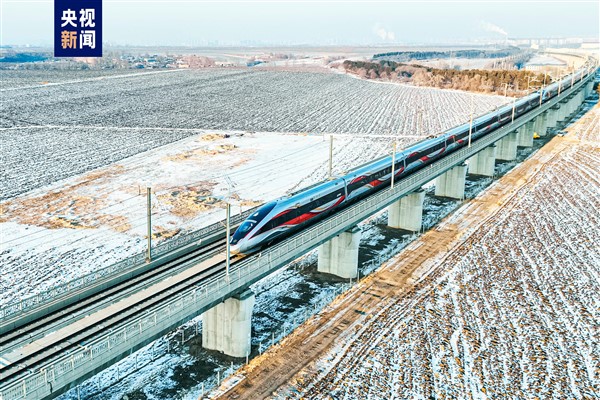Fuxing treni, Çin’in en soğuk bölgesine yapacağı ilk sefer için yola çıktı