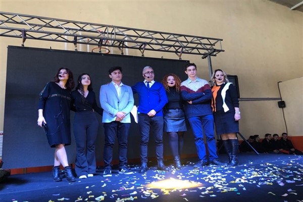 Afyonkarahisar Cumhuriyet Anadolu Lisesi okullar arası bir ilke imza attı