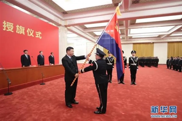 Xi Jinping ve halkın polisleri
