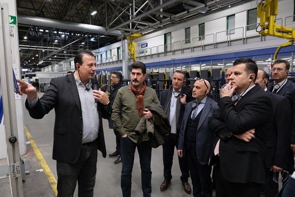 Mercedes-Benz Türk, OİSD Yönetim Kurulu üyelerini Hoşdere Otobüs Fabrikası’nda ağırladı