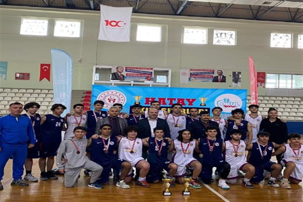 Hatay'da basketbolda dereceye giren öğrenciler ödüllendirildi