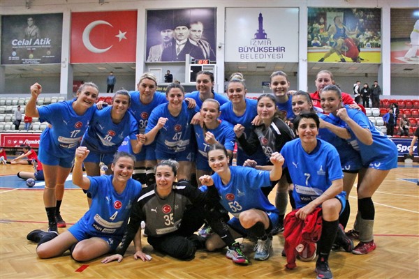İzmir Kadın Hentbol Takımı'nın hedefi çeyrek final