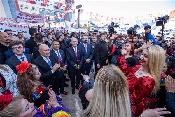 İzmir’de Roman buluşması