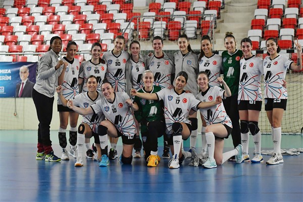 Antalya Konyaaltı Belediyesi, çeyrek finalde