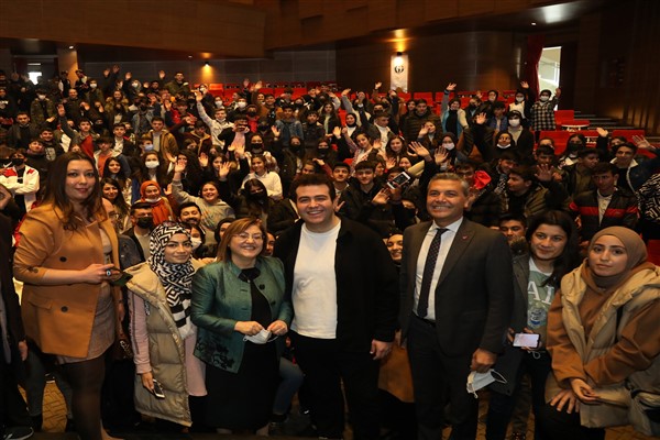 Genç Gaziantep Mobil Uygulaması ile 2022’de gençlere hediyeler dağıtıldı