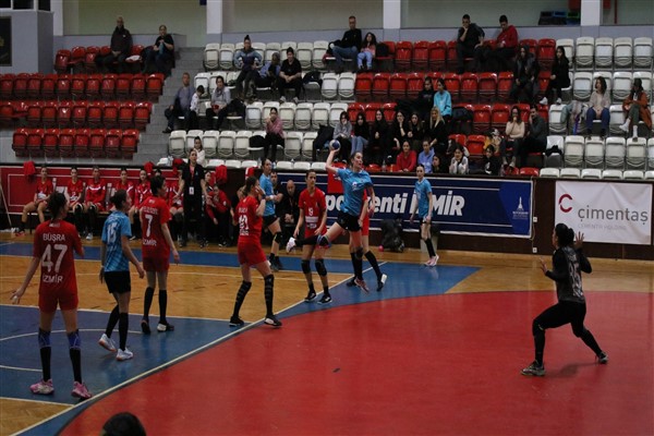 Hentbol Kadınlar Süper Ligi'nde 4 maç oynandı