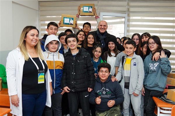 Beylikdüzü Belediyesi öğrencilere kitap desteğinde bulundu