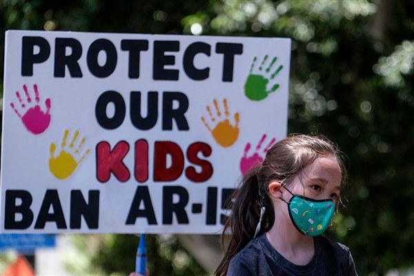 ABD yeni yıla silahlı saldırıların gölgesinde girdi