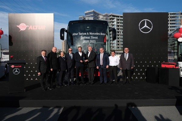 Mercedes-Benz Türk, Altur Turizm'e 23 adet Tourismo 15 2+2’yi teslim etti