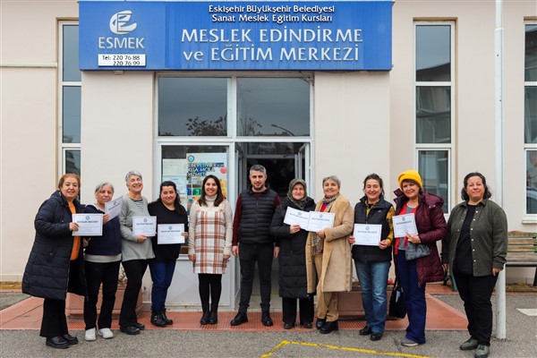 Eskişehir’de kadınlar tamir kursunu başarıyla tamamladı