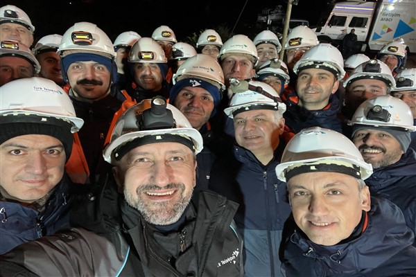 Türk Telekom CEO’su Önal: “Türkiye yüzyılına 400 bin kilometreyi aşan fiber altyapımızla giriyoruz